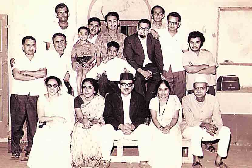 शांतता कोर्ट चालू आहे