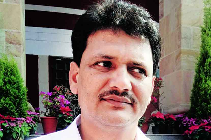 ‘लाभार्थी’ आणि ‘हक्कदार’!
