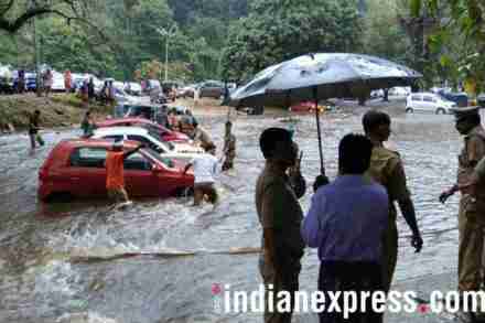 Ockhi Cyclone, Kerala, Tamil Nadu, Lakshadweep, updates, heavy rainfall, IMD, fishermen, casualties, ndrf, navy