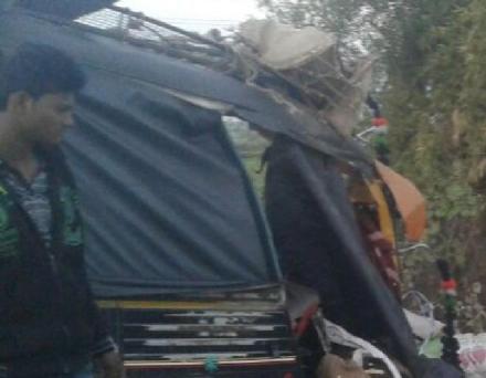 Nandurbar, mishap, accident, Major accident in Nandurbar , tempot and auto rickshaw accident, Loksatta, Loksatta news, Marath, Marathi news