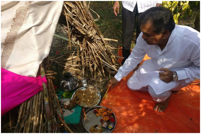 'वेळ अमावस्या' हा सण मराठवाडा विशेषत: उस्मानाबाद, लातूर जिल्ह्यातील शेतकरी वर्ग मार्गशीष अमावसेला खूप उत्साहाने साजरा करतो. 