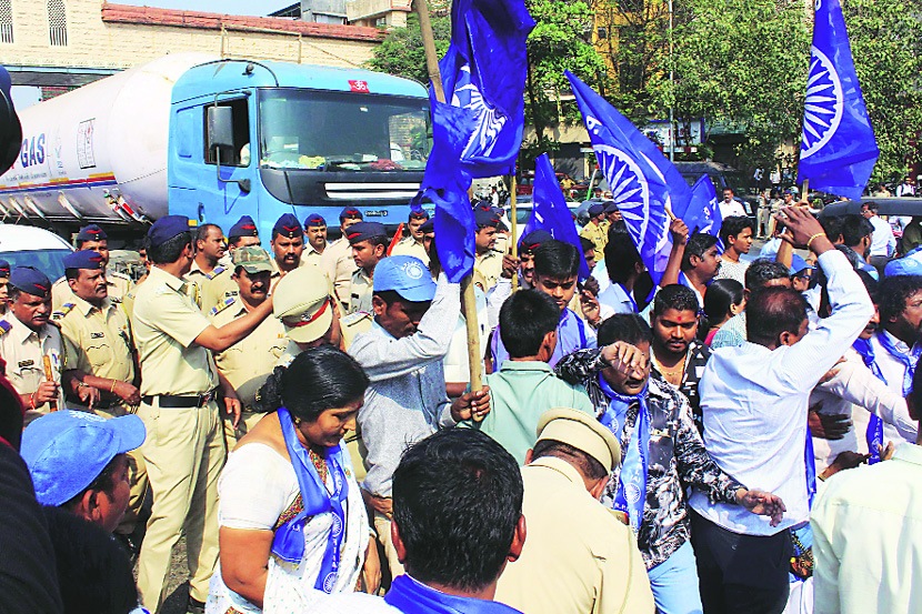 ठाण्यात ठिकठिकाणी मोर्चे