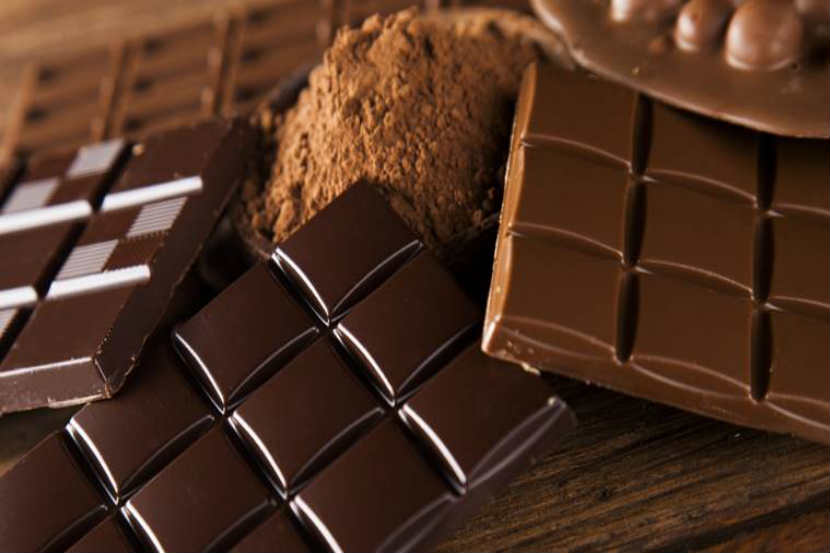 आत्ताच खाऊन घ्या, पुढच्या ३० वर्षांनी चॉकलेट होणार नामशेष?