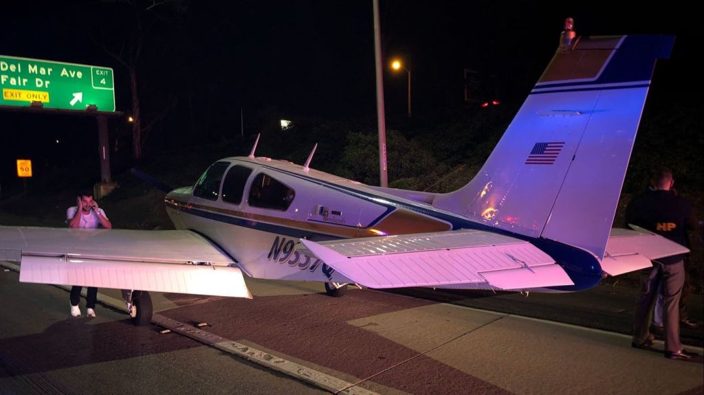 Pilot lands plane on Costa Mesa freeway , Viral news, plane Runway, Loksatta, Loksatta news, Marathi, Marathi news