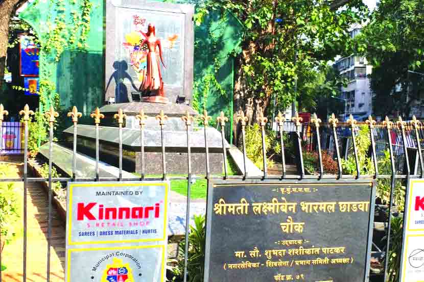 छाडवा यांचा अर्धपुतळा अखेर चौकातून हद्दपार