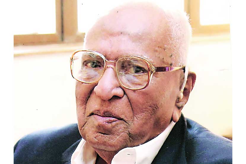 Article on Retired IAS officer bhujangrao kulkarni