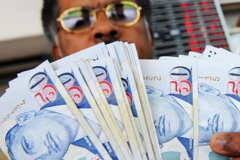 ७०० मिलीयन सिंगापुरी डॉलर वाटणार (फोटो सौजन्य: एफपी)