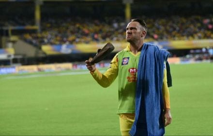 IPL 2018 : सामना सुरु असताना चेन्नई सुपरकिंग्जच्या खेळाडूंवर भिरकावण्यात आले बूट