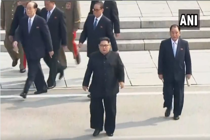 ऐतिहासिक ! बॉर्डर ओलांडून किम जोंग दक्षिण कोरियात पोहोचला, दोन्ही नेत्यांमध्ये होणार चर्चा