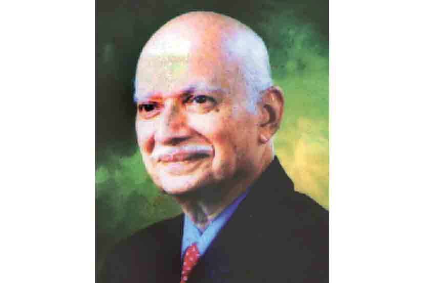 विख्यात योगोपचारतज्ज्ञ डॉ. धनंजय गुंडे 