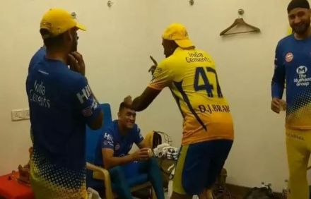 VIDEO: हैदराबादचा पराभव केल्यानंतर ब्राव्होचा धोनीसमोर भन्नाट डान्स