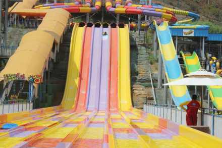 वनडे पिकनिकसाठी हे आहेत पुण्याजवळचे पाच बेस्ट ‘Water park’
