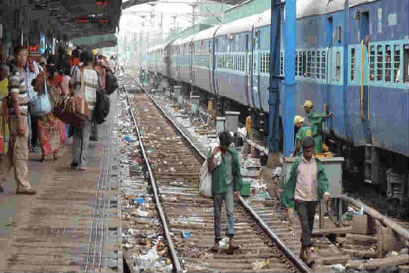 घाणेरड्या रेल्वे स्थानकांमध्ये मुंबईतल्या ‘या’ तीन स्थानकांचा समावेश