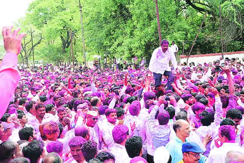 ‘माधव’ अधिक ‘म’: मराठवाडय़ात नवी समीकरणे