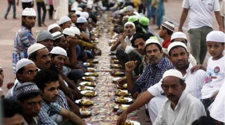 रमजान महिन्यात रोजे करणारे हिंदू भाविक