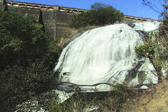 भंडारदरा जसा भव्य आहे तसा त्याचा इतिहासही भव्य आहे.