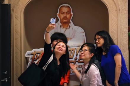 आमिर खानच्या 'दंगल' चित्रपटांनी चीनमध्ये तब्बल तेराशे कोटी कमावले होते.