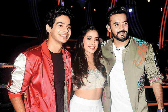 dhadak team