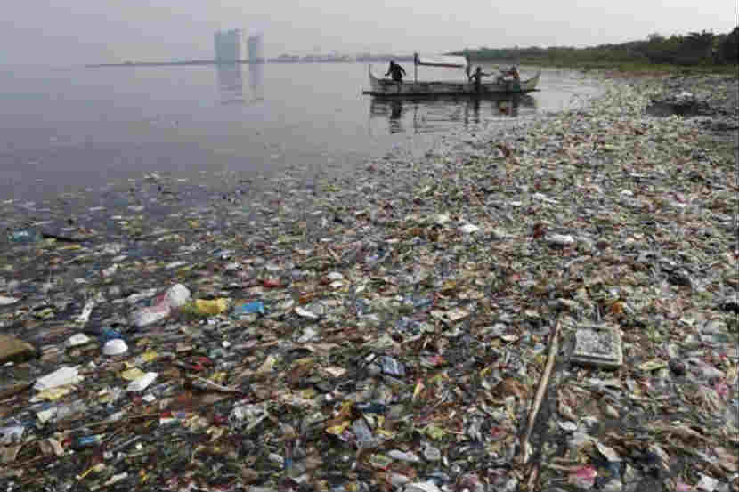 जगभरात समुद्रात रोज फेकला जातो ९ कोटी २० लाख किलो कचरा 