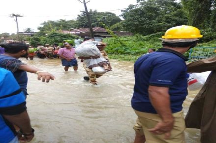 Kerala Floods: ‘रेड अलर्ट’ मागे, बचाव कार्य युद्धपातळीवर