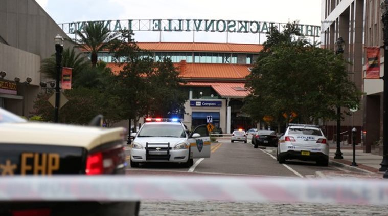 अमेरिकेतील फ्लोरिडा येथील जॅक्सनविल परिसरात रविवारी रात्री झालेल्या अंदाधुंद गोळीबारात ३ जण ठार झाले आहेत. (Source: REUTERS)