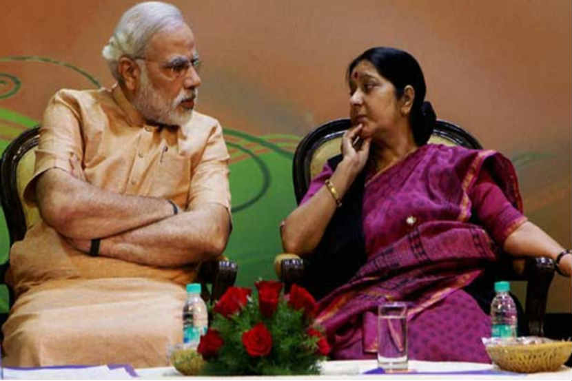 नरेंद्र मोदी सरकारमध्ये सुषमा स्वराज बेरोजगार – राहुल गांधी