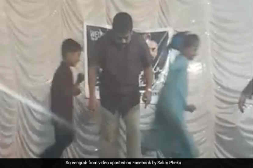 डान्सिंग अंकलचा डान्स पाहून घाबरली मुले…., VIDEO व्हायरल