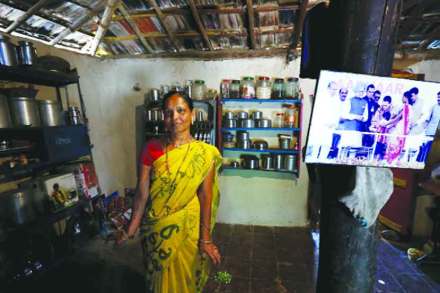 देशातील पहिली आधारकार्डधारक रंजना सोनवणे. छाया : प्रशांत नाडकर