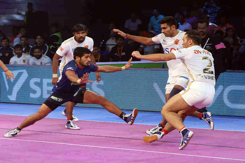हरयाणाकडून चढाईत आक्रमक खेळ करणारा विकास कंडोला हरयाणाकडून चढाईत आक्रमक खेळ करणारा विकास कंडोला