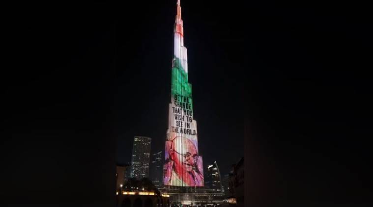 दुबईतल्या बुर्ज खलिफावर झळकली महात्मा गांधींची छबी