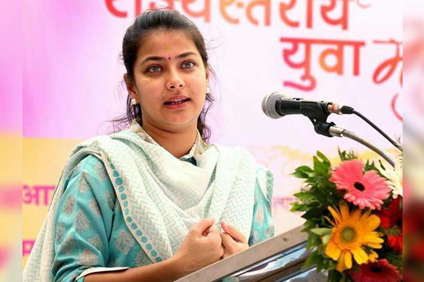 काँग्रेसच्या आमदार प्रणिती शिंदे