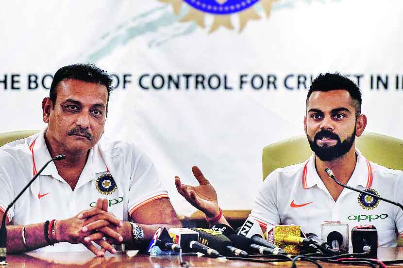 भारतीय क्रिकेट संघाचे प्रशिक्षक रवी शास्त्री व कर्णधार विराट कोहली