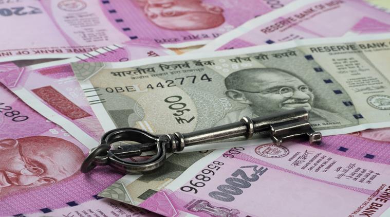 भारतातील ११९ अब्जाधिशांच्या संपत्तीत दररोज तब्बल २२०० कोटी रुपयांची भर पडत आहे. 