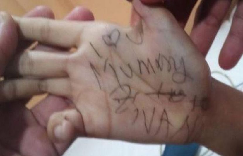 ‘आई माझं तुझ्यावर खूप प्रेम आहे…जग सोडून जात आहे’, हातावर संदेश लिहून 12 वर्षाच्या मुलीची आत्महत्या