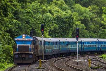 नव्या वर्षांत कोकण रेल्वे मार्गावर १० नवीन स्थानके