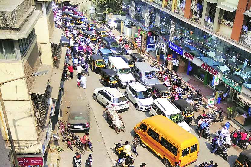 रस्ते स्वच्छतेतील अडथळा दूर