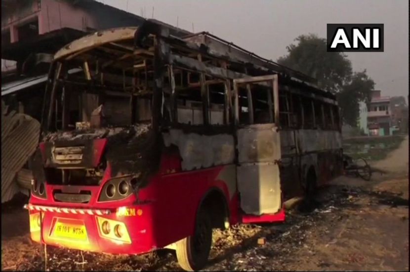बिहारमध्ये नक्षलवाद्यांनी 10 गाड्या जाळल्या, एकाचा मृत्यू