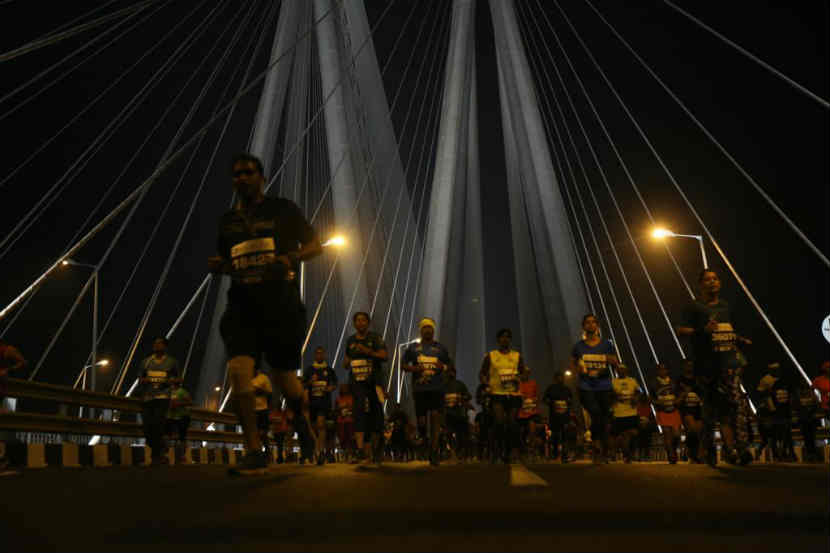 Mumbai Marathon 2019 : हाफ मॅरेथॉनमध्ये श्रीनू मुगाता, मीनू प्रजापती अव्वल