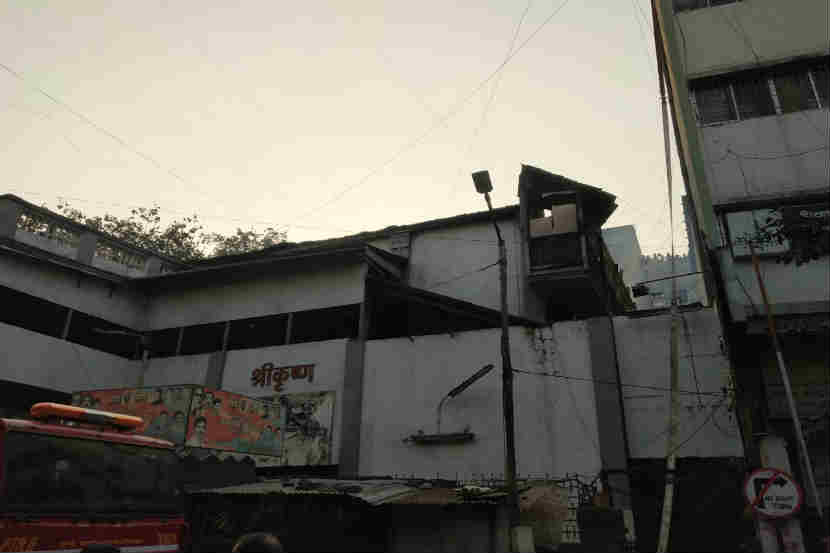 बुधवार पेठेतील श्रीकृष्ण टॉकीजला आग