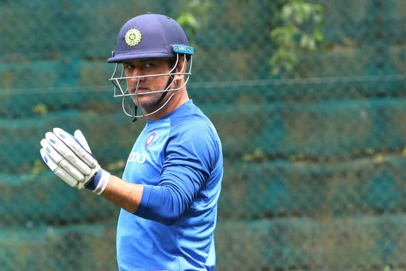 IND vs NZ : कठीण समय येता कोण कामास येतो? नेटकऱ्यांना झाली धोनीची आठवण