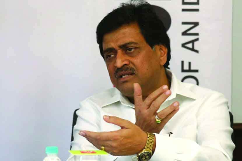 काँग्रेसचे प्रदेशाध्यक्ष खासदार अशोक चव्हाण