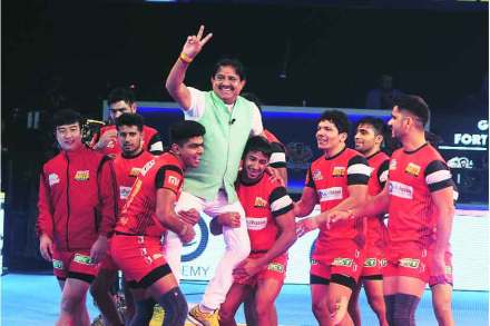 Pro Kabaddi Season 6 : बेंगळूरु बुल्स प्रथमच अंतिम फेरीत