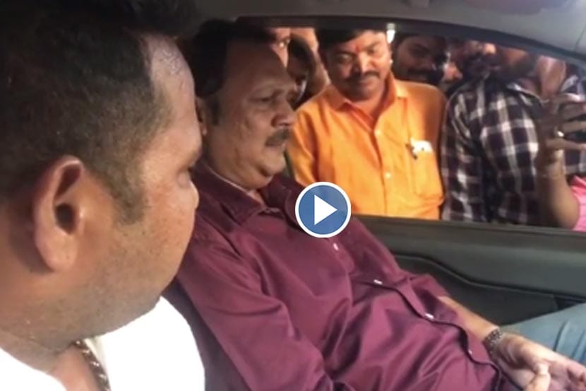 Video : अन् कार्यकर्त्यांच्या प्रेमामुळे उदयनराजे झाले भावूक