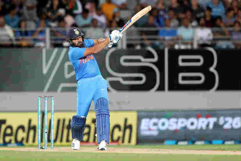IND vs NZ : महेंद्रसिंह धोनीला मागे टाकत रोहित शर्मा षटकारांचा बादशहा