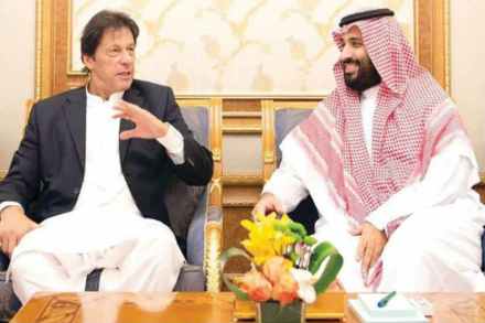 भारताच्या इशाऱ्याने बिथरलेला पाकिस्तान आता सौदी अरेबिया ‘भरोसे’