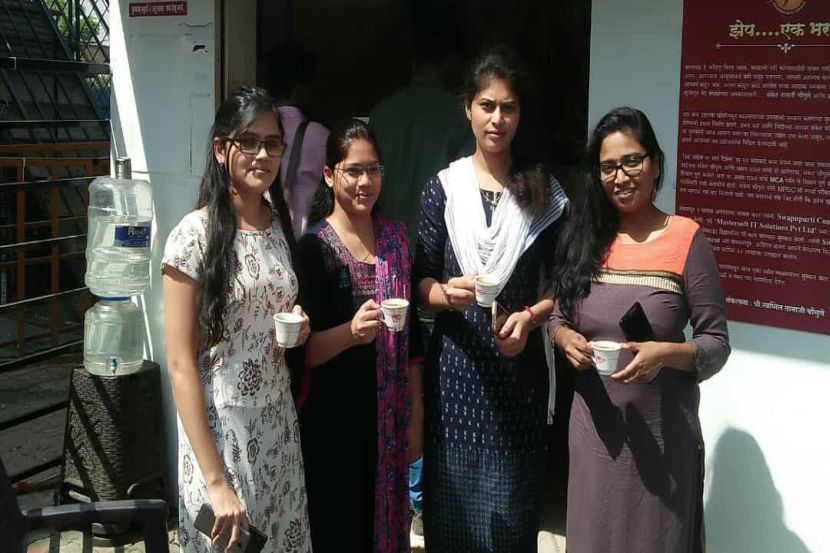 महिला दिनानिमित्त पिंपरी-चिंचवड शहरात ४०० महिलांनी घेतला मोफत चहाचा आस्वाद