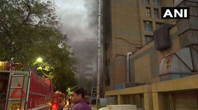 दिल्ली येथील अखिल भारतीा आयुर्विज्ञान संस्थेच्या (एम्स) एका ऑपरेशन थिएटरला आग लागली आहे. 