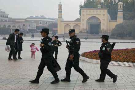 चीनच्या शिनजियांगमध्ये १३ हजार दहशतवाद्यांना अटक