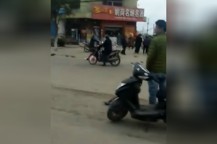 चीनमध्ये कारहल्ला; सहा ठार, पोलिसांच्या गोळीबारात चालकाचा मृत्यू