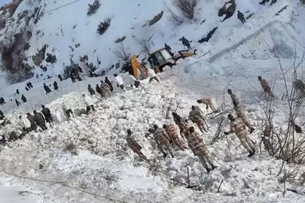 दहा दिवस झाले हिमस्खलनात अडकलेले पाच जवान बेपत्ताच